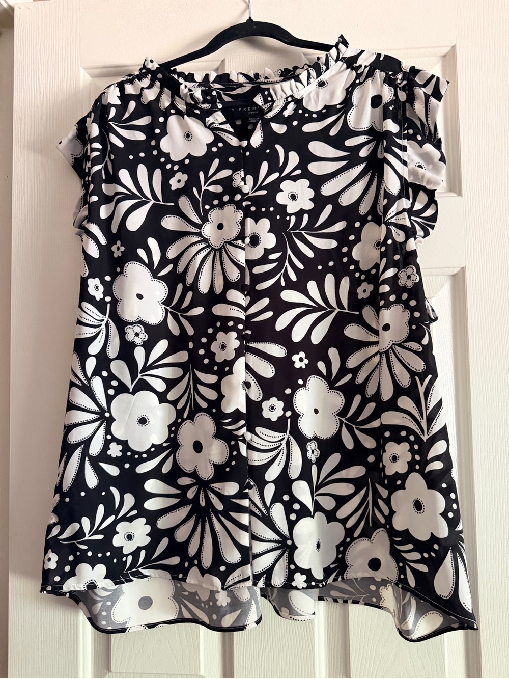 Premise Black and White Floral Blouse
